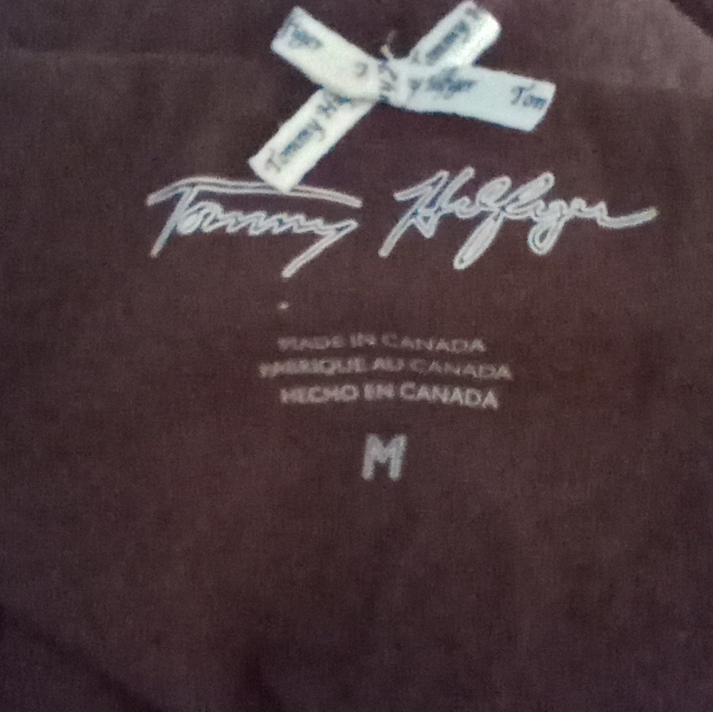 Tommy Hilfiger Vintage 2002 Brown Embellished V-Neck T-Shirt - Picture 8 of 8